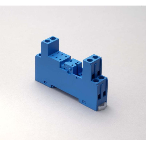 Розетка с винт. клеммами (с зажимной клетью) для реле 40.31 модули 99.80 в комплекте металлич. клипса 095.71 син. FINDER 95833SMA